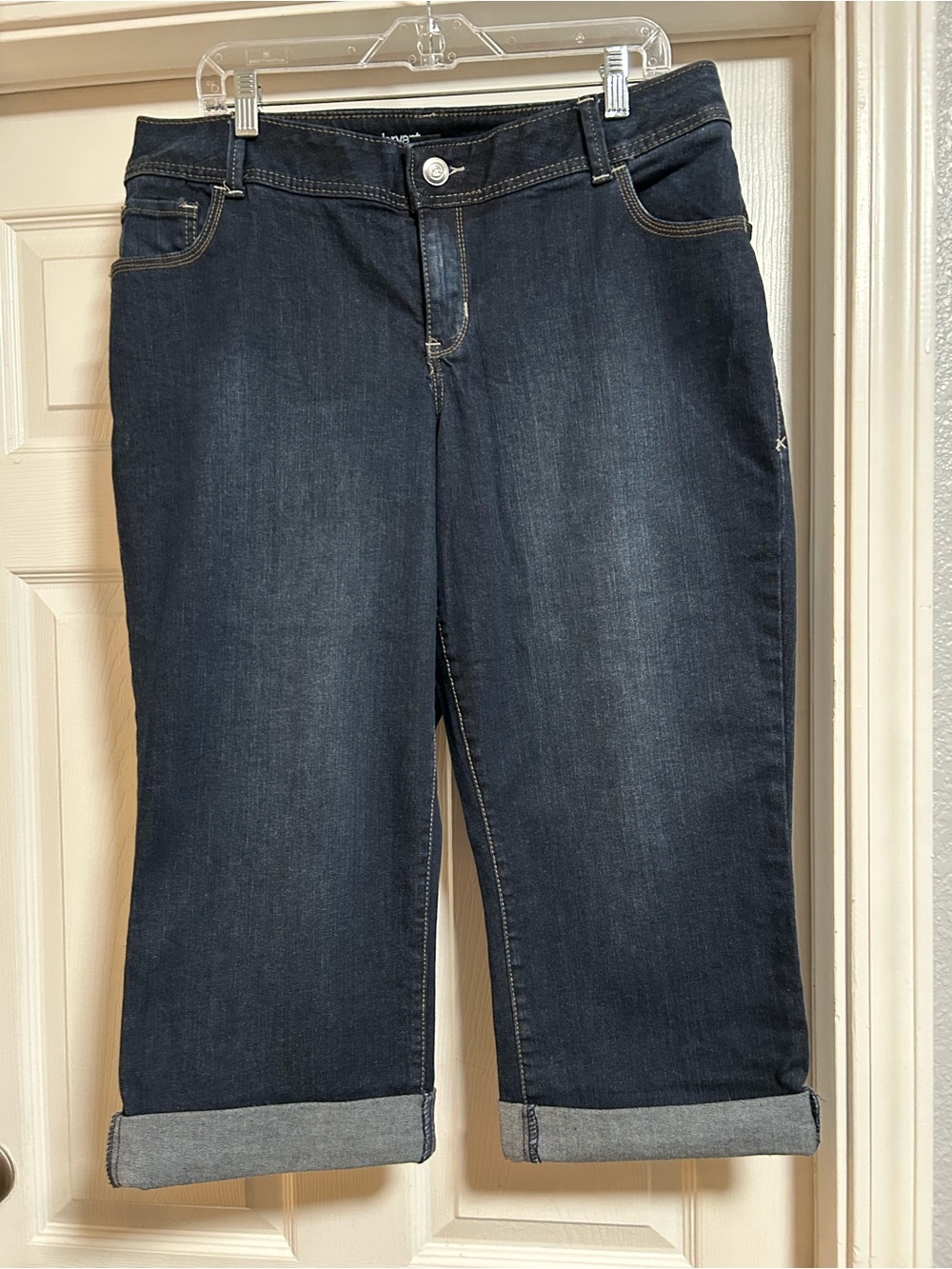 Classic Dark Blue Women’s Denim Capri Jeans